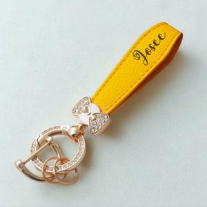 Personalized Vegan Leather Keychain Custom Name Key Ring for Bridesmaid Proposal Box Filler Bachelorette New Driver Gift for New Car afbeelding 8