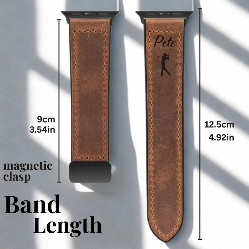 Pu&ograve; includere: Cinturino per orologio in pelle marrone con chiusura nera. Il cinturino misura 9 cm e 12,5 cm di lunghezza. Il cinturino pi&ugrave; lungo ha il nome "Pete" e la silhouette di un golfista.
