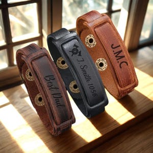 Masculine & Personalized – A rugged yet refined leather bracelet, engraved with a message that makes it truly one-of-a-kind.