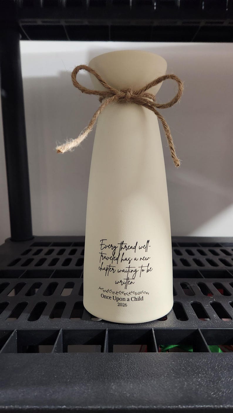 Personalized Flower Vase Engraved Wedding Vase Ceramic Home Decor Bridal Shower Vase Bridal to Be Centrepiece Farmhouse Flower Vase for Mom bild 15