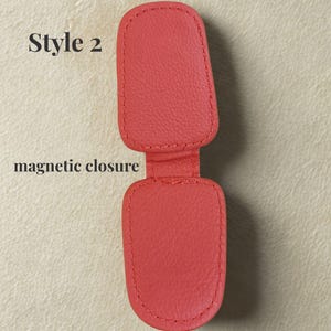 Personalized Vegan Leather Sunglasses Visor Clip: Car Accessory Gift Bild 11