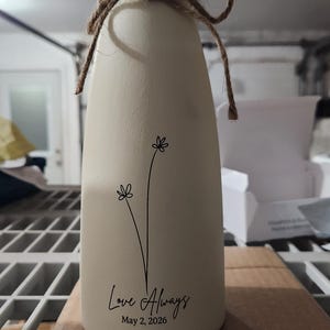 Personalized Flower Vase Engraved Wedding Vase Ceramic Home Decor Bridal Shower Vase Bridal to Be Centrepiece Farmhouse Flower Vase for Mom bild 14