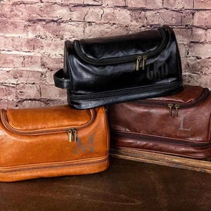 Trousse de voyage avec prénom personnalisé pour lui Trousse de toilette personnalisée Cadeau garçon d'honneur Cadeau père de la mariée Cadeau pour mari Cadeau d'anniversaire pour petit ami