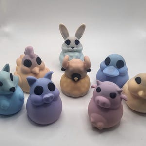 3D Printed Chubby Farm Animal Figures: Kid-Safe Desk Decor