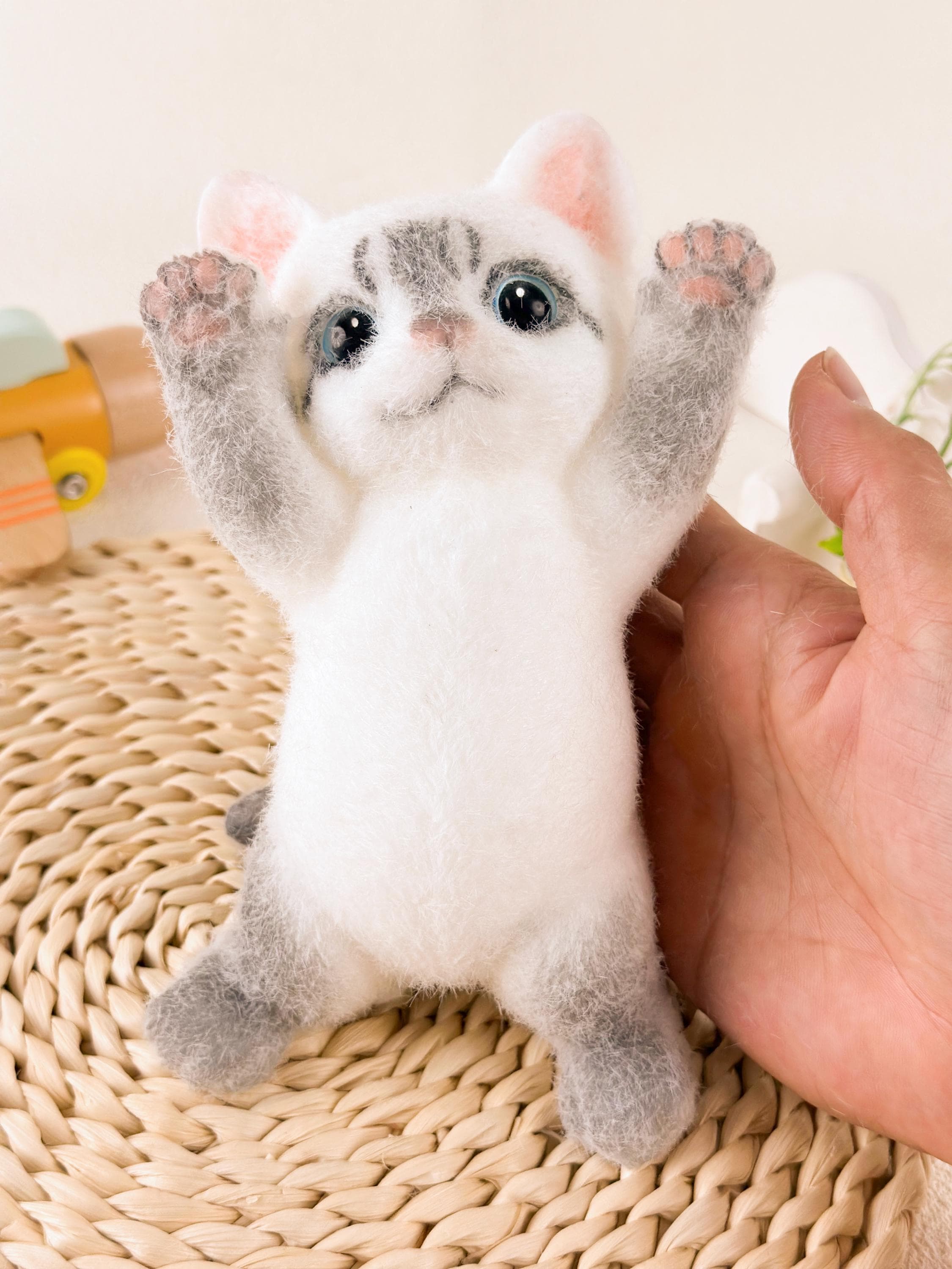 Cute Cat Squishy Stress Relief Toy,Slow Rising Sensory Fidget,Soft&Satisfying for Anxiety＆Relaxation,Graduation Gift for Students