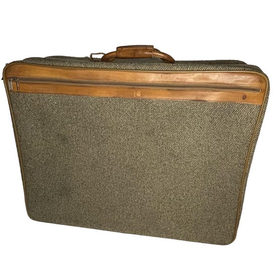Vintage Hartmann Large 26in X 20in Classic Leather Belted Tweed