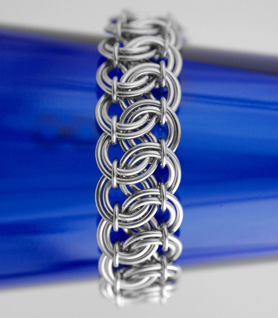 Garter Belt/Chainmail/Tutorials/Dylon Whyte/Art of Chain Mail/Chainmaille  (Craft Books, How to Books, DIY Crafts, DIY Books, Instructions)