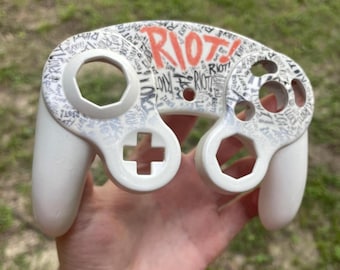 Bstock Riot! - gamecube controller front shell