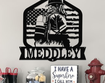 Signo de metal personalizado con monograma de bombero - Bombero, Regalo de agradecimiento a la bombero, Número de nombre del departamento de bomberos Decoración de metal cortada con láser