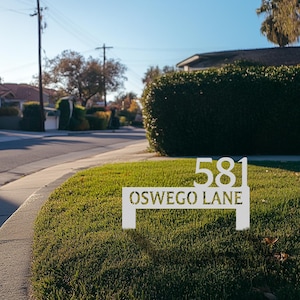 Personalisierter Metall Adresspfahl, modernes Adressschild, benutzerdefinierte Hausnummern, Metalladressschild, Adressnummern, Straßenadressschild für Yard