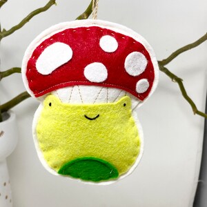 Handmade Felt Frog with Mushroom Hat Christmas Ornament image 2