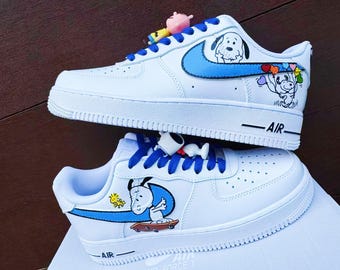 Malowane ręcznie buty sportowe Air Force 1: pies z kreskówki, żółty ptak, białe, spersonalizowane buty sportowe AF1, projekt na prezent ślubny