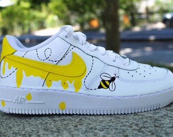 Zapatillas Air Force 1 personalizadas con diseño de abeja de miel pintadas a mano