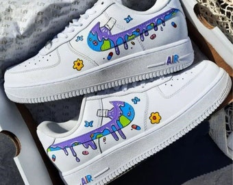 Handmålade Air Force 1-sneakers: Anpassade Juice Wrld Drip Cartoon Street Style AF1 vita personliga presentdesign bröllopsmode-sneakers