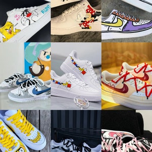 以下が含まれることがあります： 様々な漫画のキャラクターとデザインが描かれた、カスタムペイントされたスニーカー9足のコレクション。スニーカーはすべて白で、異なる色のアクセントとディテールが施されています。登場するキャラクターには、ミッキーマウス、ミニーマウス、バックスバニー、ダフィーダック、トゥイーティーバードなどがあります。スニーカーはすべて状態が良く、どんなスニーカーコレクションにも最適です。