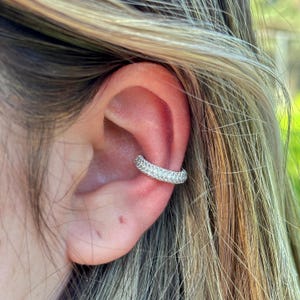 Silver Pavé Ear Cuff – No Piercing CZ Earrings, Minimalist Cartilage Cuff, Dainty Conch Cuff, Adjustable Silver Ear Wrap, Bridesmaid Gift