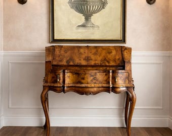 Antiker Schreibtisch im Queen Anne Revival Taste