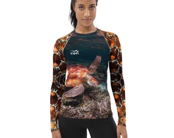 Grüne Meeresschildkröte Damen Rash Guard, UPF Langarm-Shirt, Vom Ozean inspirierte Bademode, Sea Life Print, Sportbekleidung, Geschenk für den Liebhaber des Ozeans