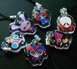 Colliers The AMZ Digital Circus - Pendentifs Pomni, Jax, Gangle, Kinger, Zooble & Caine Pour Fans Et Cosplay