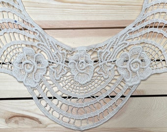 Lace Collar Applique