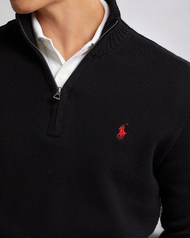 RALPH LAUREN Langarm-Pullover mit Viertelreißverschluss und regulärer Passform. Inspirierter Herren-Pullover mit V-Ausschnitt und Logo. Smartes Geschenk für den Bräutigam Bild 2