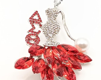 Lady Brooch/Pin with Pearl Accent