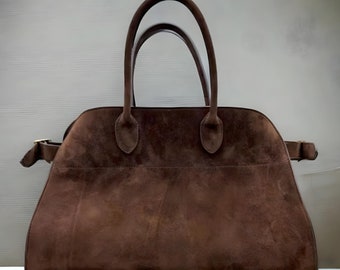 Fashionable Suede Tote Handbag with a Soft Suede Top Handle, Perfect for Women Seeking a Stylish and Versatile Accessory
