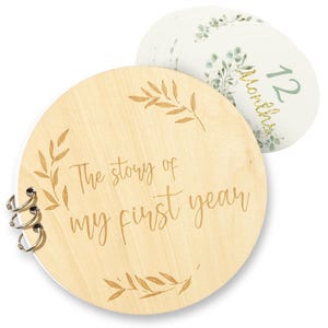 Álbum de fotos de madera personalizado para bebés con tarjetas de hitos: Kewpsake atemporal para nuevos padres