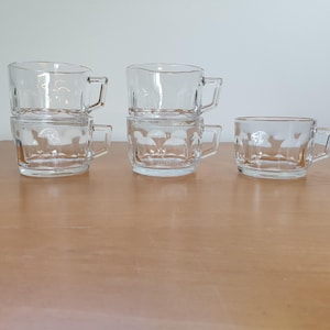 Juego de 5 tazas de café o té de cristal Arcoroc, fabricadas en Francia.