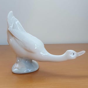 NAO Lladro Goose Figurine 1978. Made in Spain