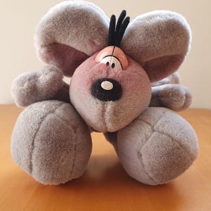 Peluche Diddl Mouse, creato dall'artista tedesco Thomas Goletz