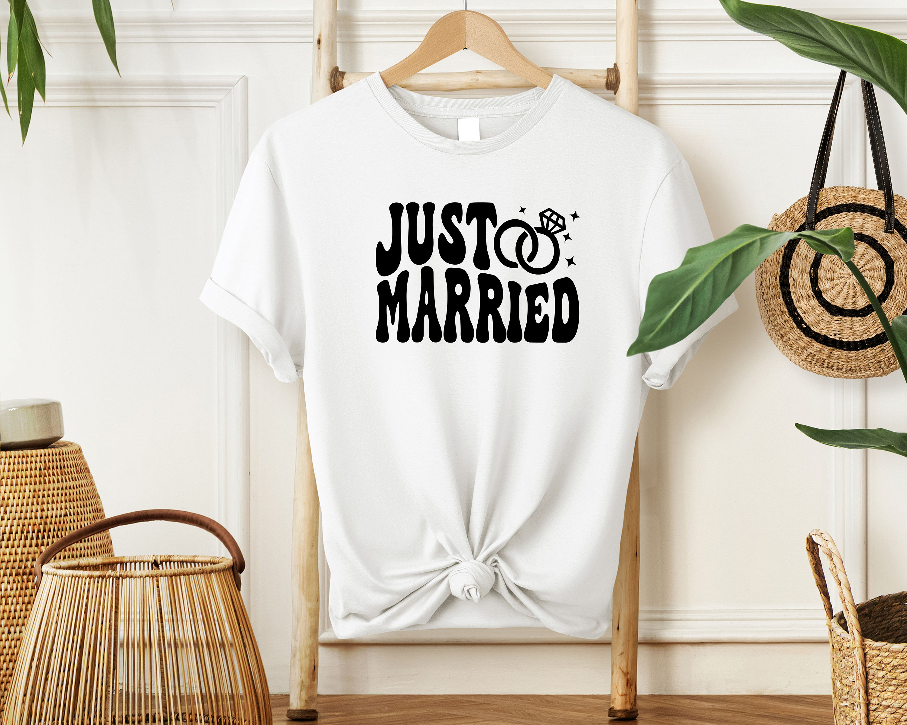 Personalised Mrs Tshirt In Women's Tops & Shirts For Sale | UK - Foto 8