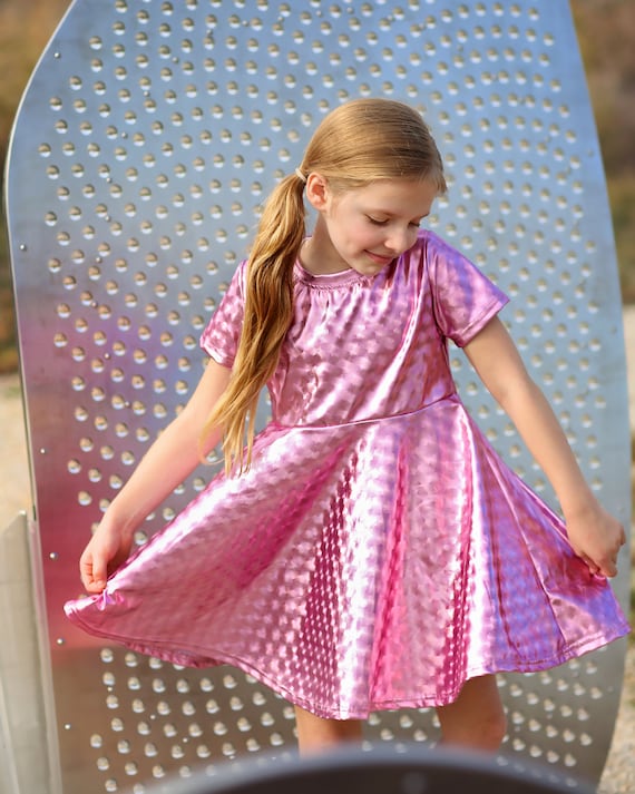 Vestido skater rosa holografico metalico vestido giratorio metalico vestido giratorio vestido de cumpleanos vestido de fiesta vestido de metal rosa vestido skater Etsy Mexico