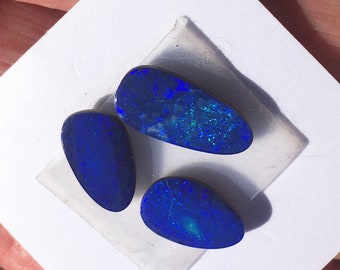 3 Australian Black Opal Natural Gemstone Cabochons Doublets,Sparkly Bright Blue Broad flash,Real Gemstone Cabs.