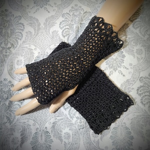 Crochet Pattern Fingerless Gloves, Lace Glove Pattern, Vintage Style Crochet Pattern, Civil War Style, Victorian, Arm Warmer, Punk gloves image 2