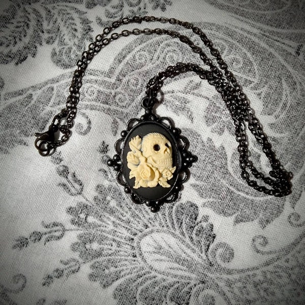 Small Skull Cameo Necklace, Skull with Roses Jewelry, Gothic Jewelry, Skull Jewelry, Spooky Jewelry, Halloween, Victorian Noir, Skull Cameo