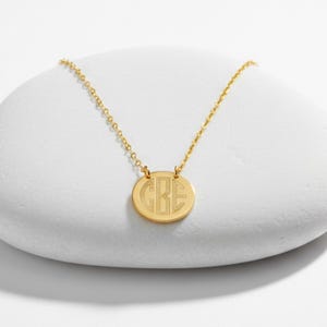 Interlocking Initial Necklace – Personalized Monogram Disc Pendant, Custom Interlocking Letter Necklace – Personalized Jewelry for Women Bild 4