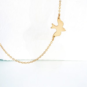 Small Soar Bird Necklace, Delicate Gold Choker Necklace, Silver or Rose Gold Flying Dove Bird Charm Necklace, Dainty Layering Jewelry