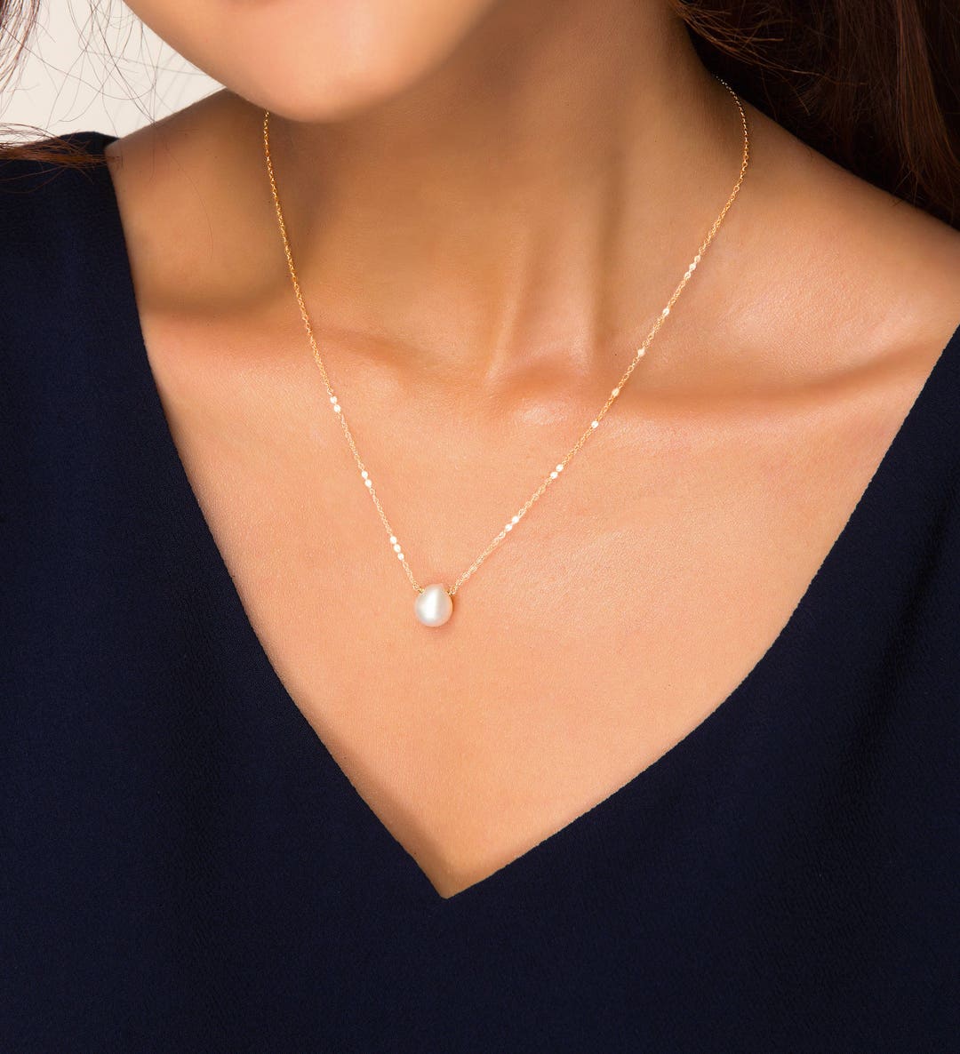Small pearl pendant necklace deals