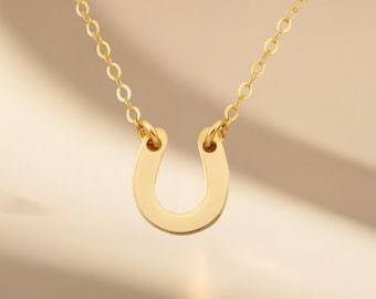 Collar de herradura diminuto: delicado amuleto de la suerte, collar minimalista con colgante de herradura: joyería para usar a diario en capas para mujer.