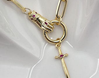 Naszyjnik z ręką i mieczem. Biżuteria wiktoriańska. Naszyjnik gotycki i boho. Naszyjnik dla kobiet. Naszyjnik w stylu książkowym. Naszyjnik warstwowy. Prezent dla niej.
