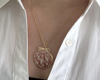Echte natuurlijke sint-jakobsschelphangerketting. Zeeschelp hanger ketting. Ocean Beach-sieraden. Zomer ketting. Cadeau voor haar.