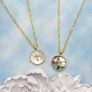 Parelmoer kruisketting. Abalone schelp kruisketting. Doopketting. Christelijke ketting. Minimalistische ketting. Moederdagcadeau.