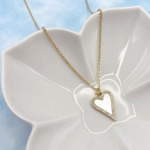 Heart Necklace. Mother of Pearl Heart Necklace. Minimalist Necklace. Gift for Her. for Women.