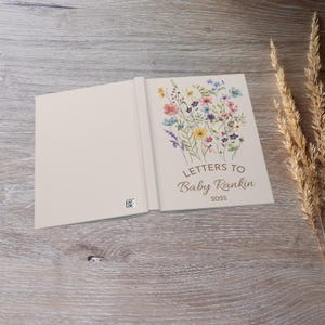 Anpassad gästbok för babyshower med vildblommor, brev till bebis, personlig dagbok, födelsedagsbrev, babyflicka, fjäril, vildblommig babyshower bild 5