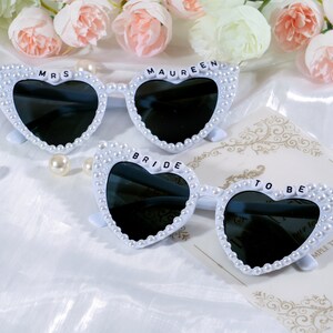 Lunettes de soleil perlées personnalisées pour mariée, Lunettes de soleil pour mariée, Future mariée, Lunettes de soleil pour EVJF, Cadeau baby shower, Accessoires de mariage image 3