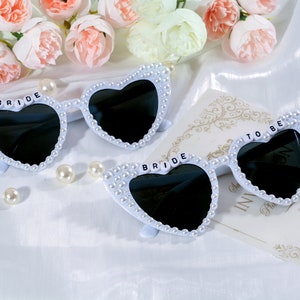 Lunettes de soleil perlées personnalisées pour mariée, Lunettes de soleil pour mariée, Future mariée, Lunettes de soleil pour EVJF, Cadeau baby shower, Accessoires de mariage image 4