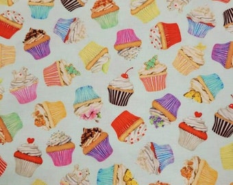 Cupcakes on light blue Cotton Fabric Robert Kaufman Mary Lake-Thompson - 1 Yard