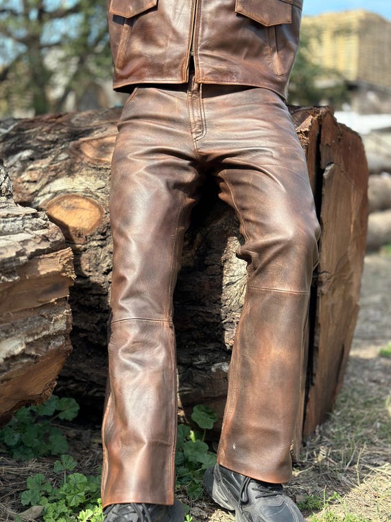 Pantalón de motociclista de cuero desgastado marrón para hombre