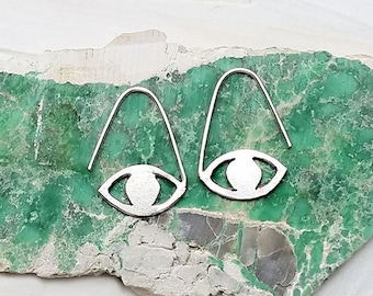 Evil Eye Oorbellen, Sterling Silver Eye Sieraden, moderne hoepel oorbellen, metalsmith oude talisman symbolen